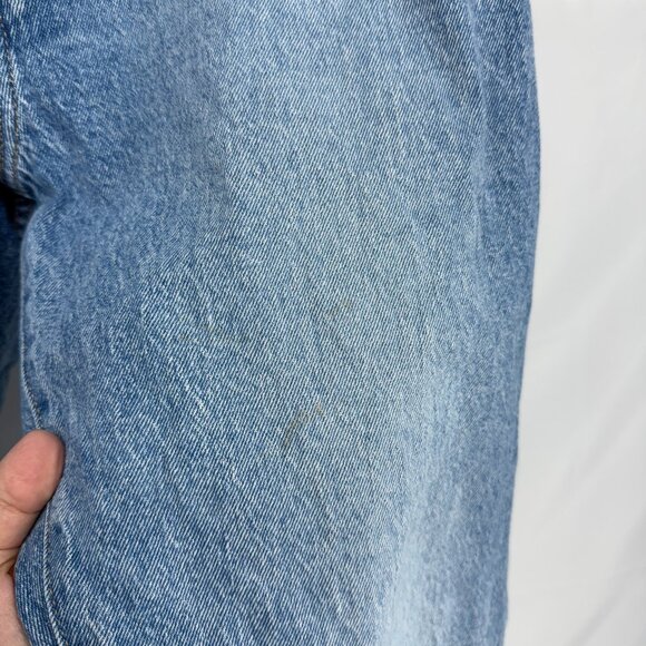 Levis Men 33x30 501 Button Fly Jeans Light Wash Whiskering Casual Everyday STAIN - Picture 2 of 10